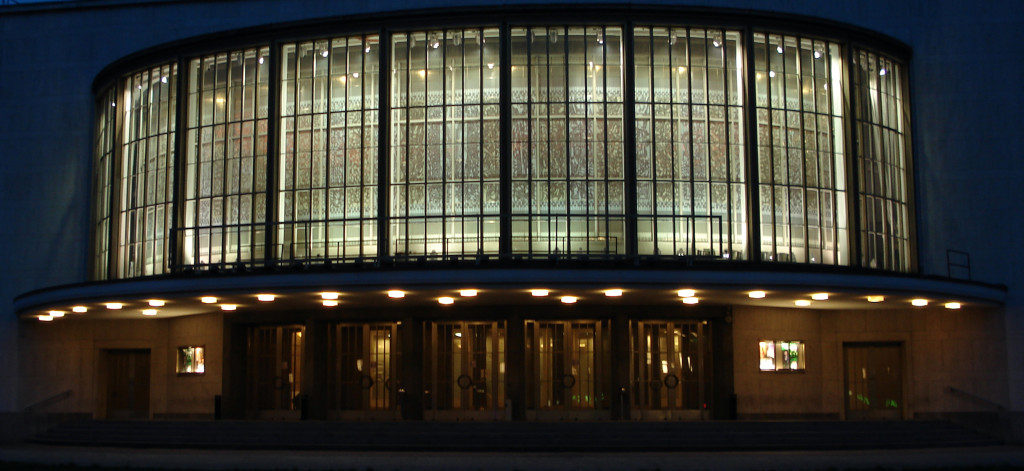 Her på Schiller Theater spiller Staatsoper... skal vi sige indtil videre... Foto: Kirsten Andersn