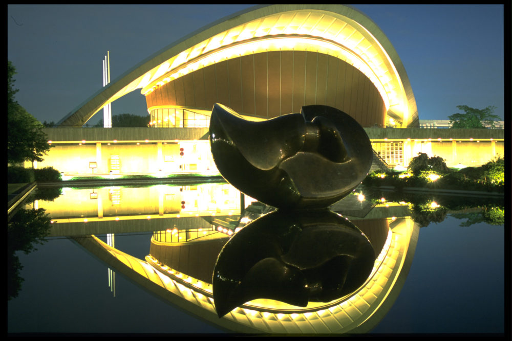 Haus der Kulturen der Welt Bei Nacht Foto: Sabine Wenzel